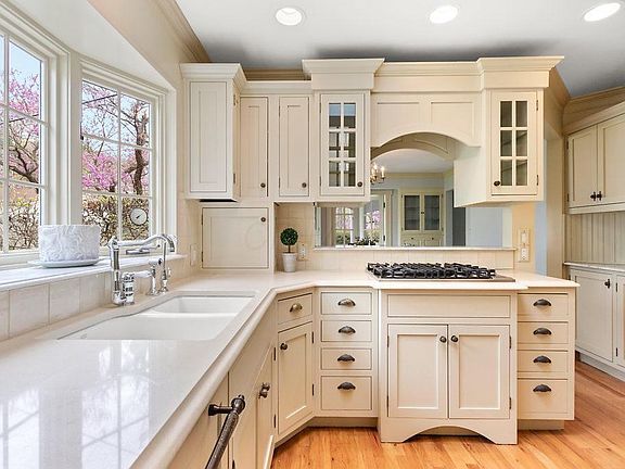 4th image of 120 Overbrook Dr