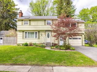 35 Stewart Dr, Rochester, NY 14624