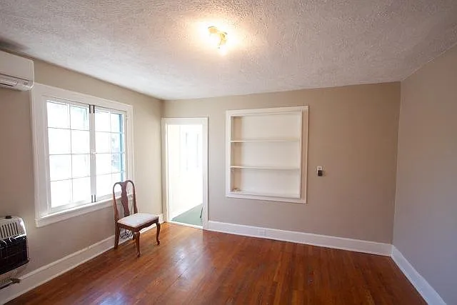 45 Henrietta St #3 — Photo 2