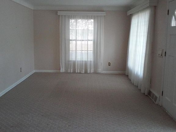 5th image of 4114 W 204th St