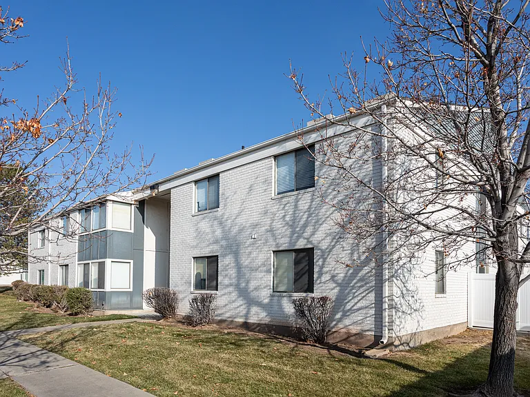 Goldstone Place Apartments — Photo 17