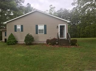593 Plainview Rd, Topping, VA 23169