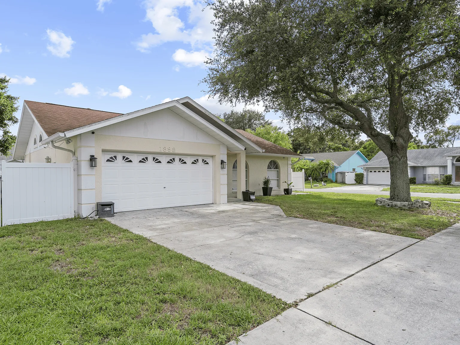 3 bed, 1600 sqft, $3,200 — Photo 2