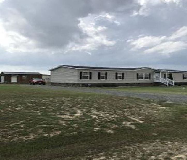 2nd image of 101 Pioneer Dr