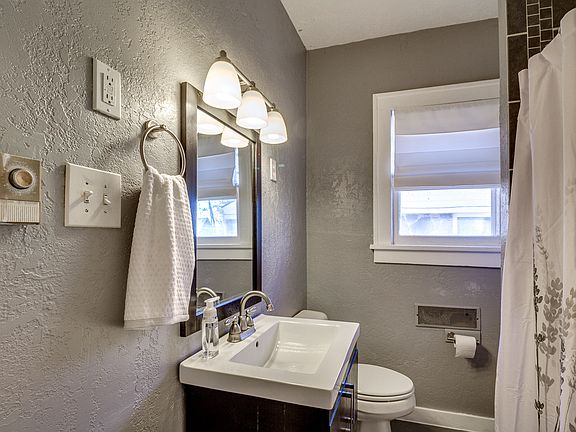 3rd image of 1358 Classen Blvd