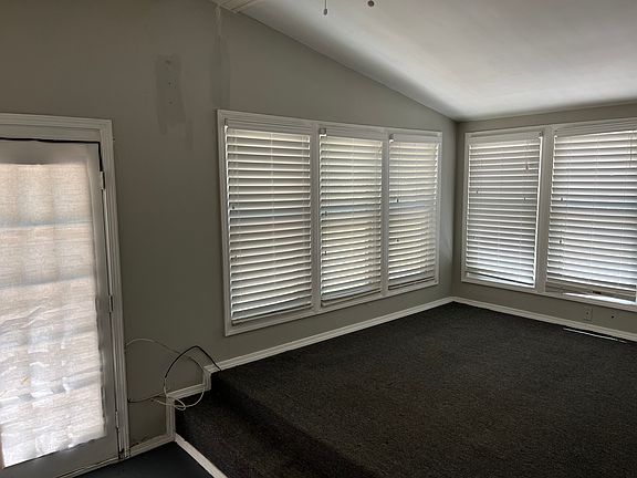 2nd image of 4364 Savannah Dr