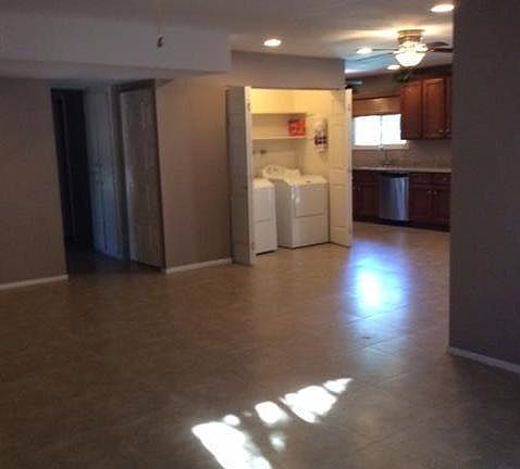 4th image of 1097 E Carson Dr