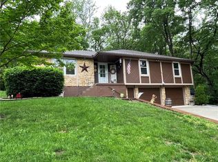 2404 S Vista Ave, Independence, MO 64057