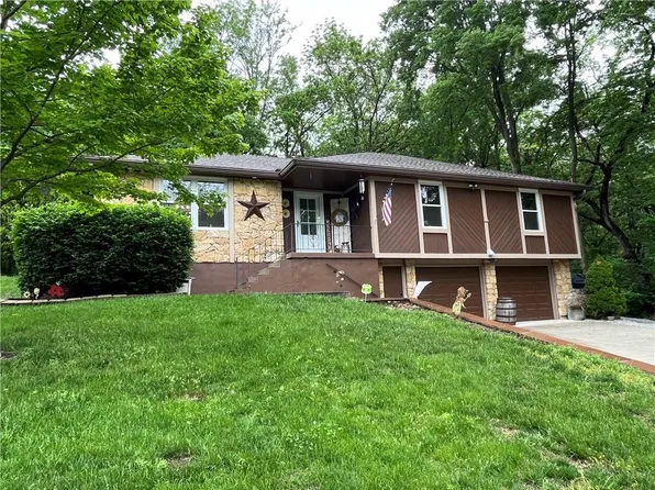 2404 S Vista Ave, Independence, MO 64057