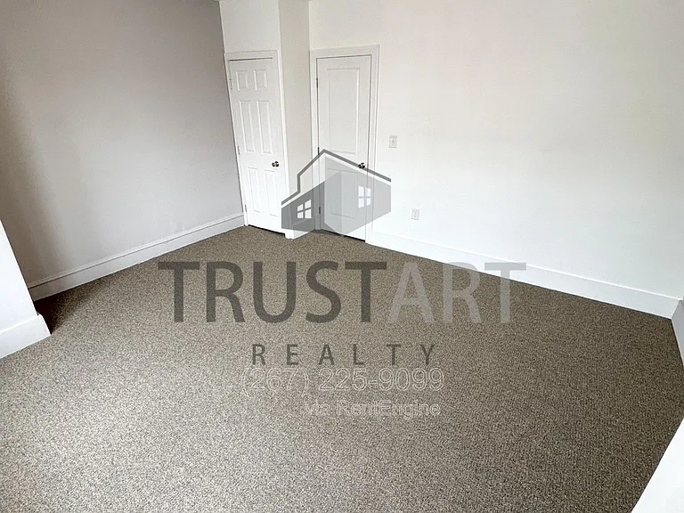 1533 S Allison St — Photo 15
