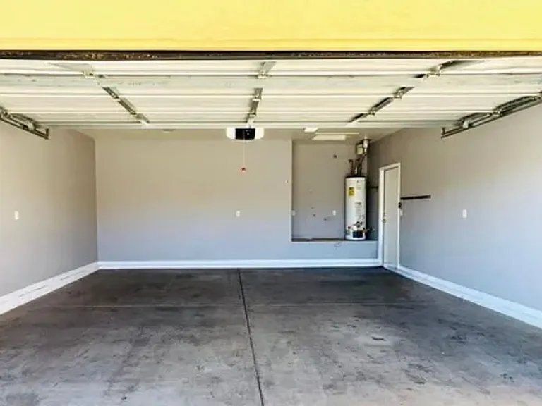 1070 S 16th Pl — Photo 15