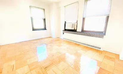 Rented by Manhattan Realty Group