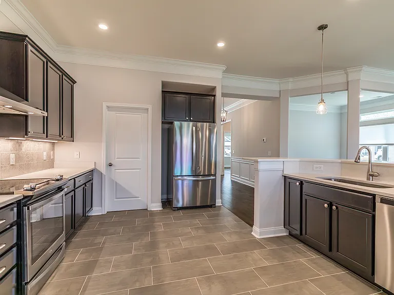 327 Fort Sullivan Dr — Photo 9