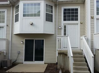 710 E Victoria Cir, North Aurora, IL 60542