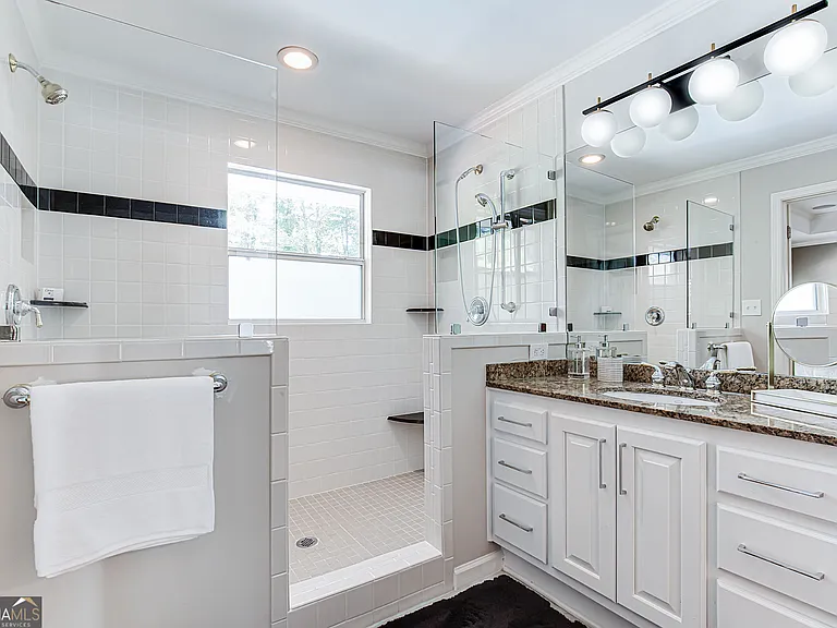 485 Riverside Pkwy — Photo 37