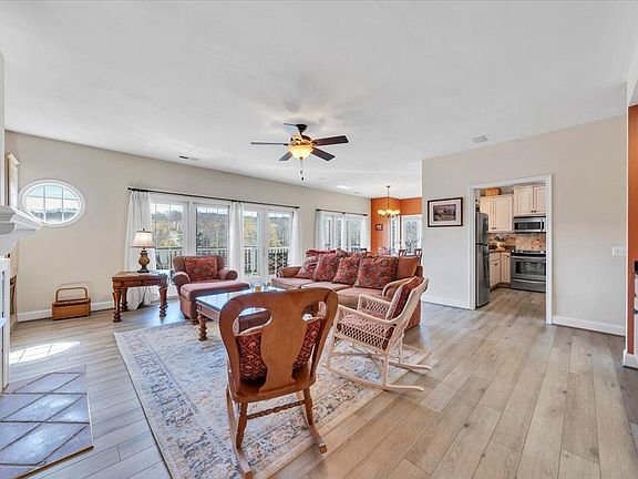 4th image of 335 S Pointe Shore Dr