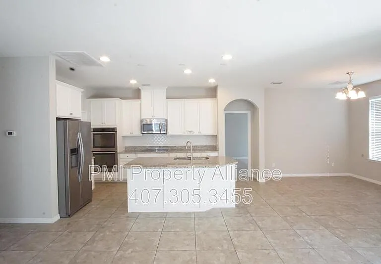1427 Cabot Dr — Photo 3