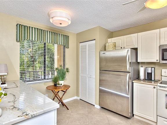 2nd image of 5767 Deauville Cir APT D205