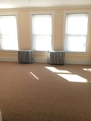 Sold by Momentum Real Estate LLC | media 3