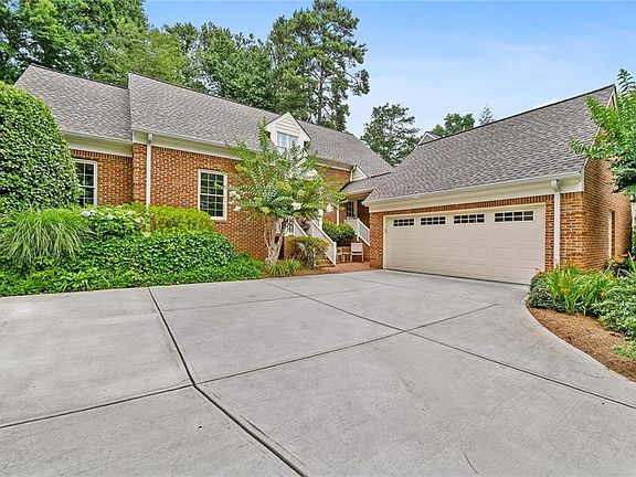 2nd image of 2590 Club Springs Dr