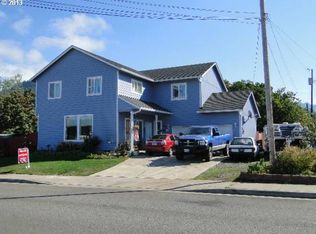 26 S Pioneer St, Lowell, OR 97452