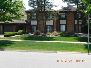 3201 184th St APT 2B, Homewood, IL 60430