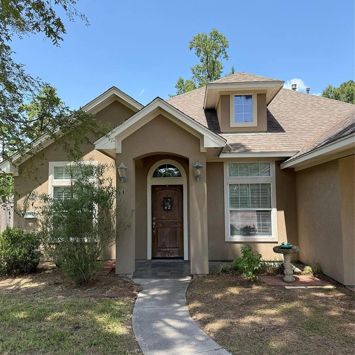 4 bed, 2.5 bath, 2354 sqft, $3,000 — Photo 1