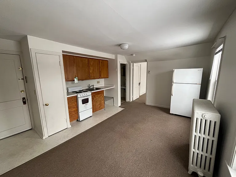 243 Colchester Ave — Photo 6