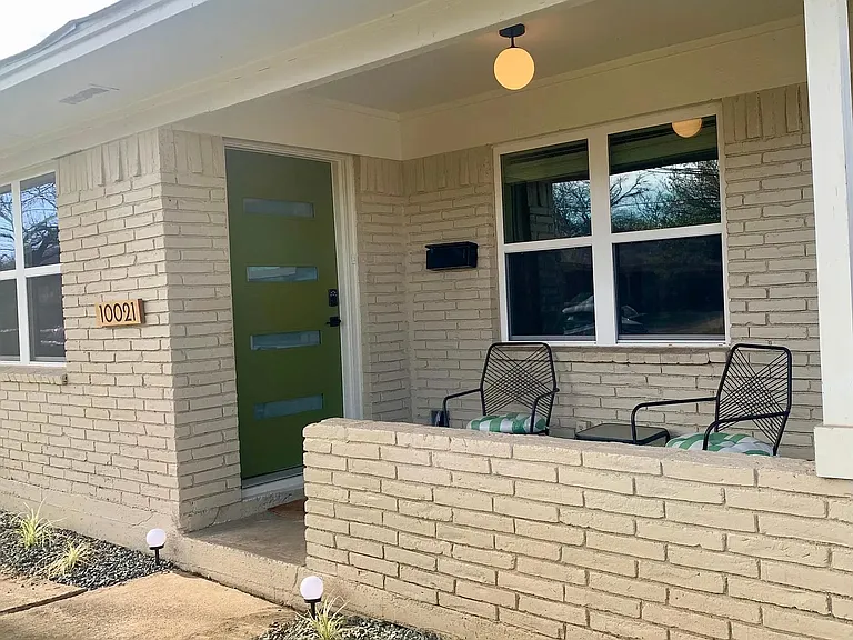10021 Olmos Dr #10021 — Photo 2