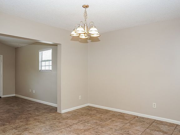 5th image of 850 Airport Ave SE