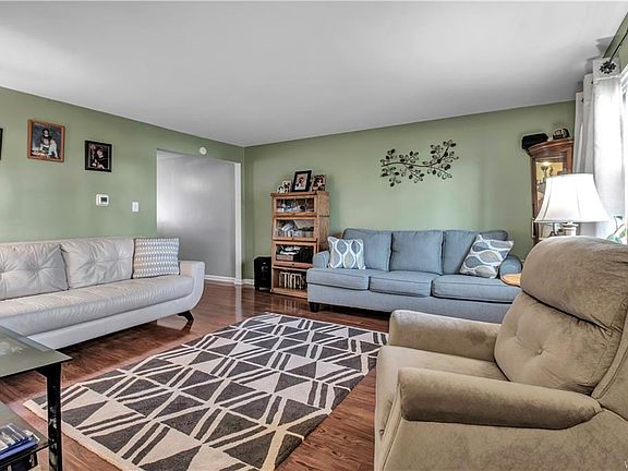 4th image of 247 Greenmeadow Dr