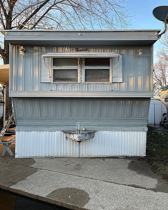 1st image of 1055 Lincoln Ave #71