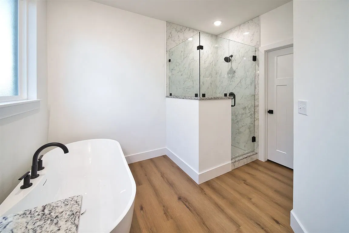 3 bed, 1708 sqft, $2,195 — Photo 3