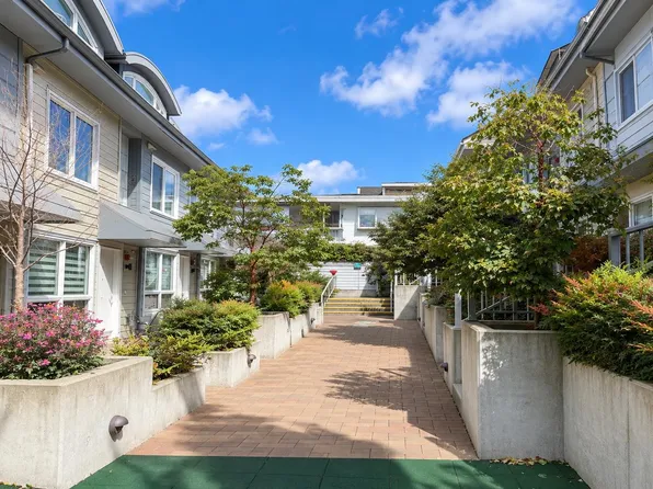 7887 French St, Vancouver, BC V6P 4V7