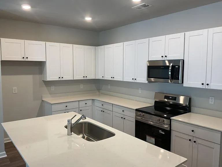 508 Cambria Dr — Photo 3