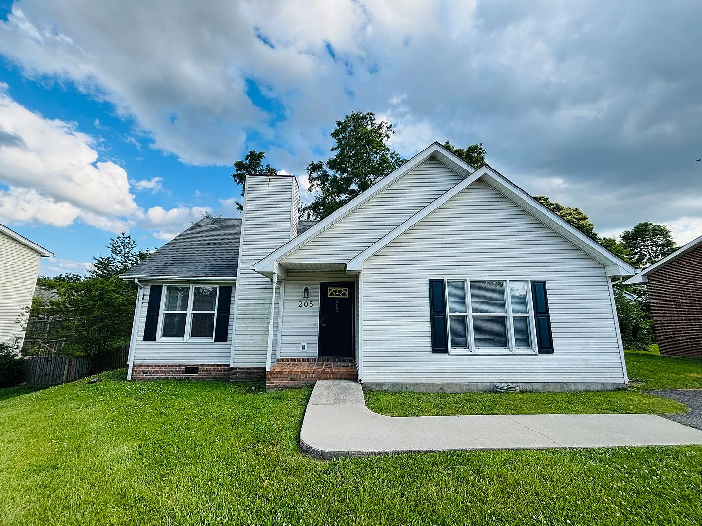 3 Bedroom, 2 Bath House — Photo 1