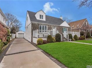 273 Brompton Rd S, Garden City, NY 11530