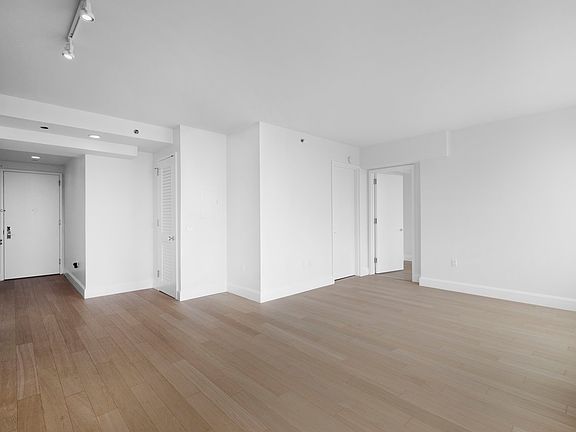 5th image of 10 City Pt APT 23J