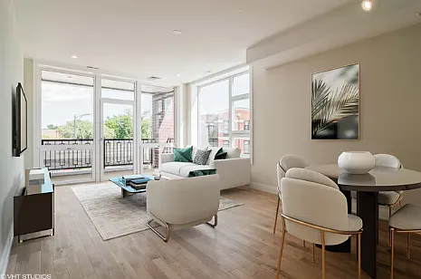2105 W Caton St #302 — Photo 3