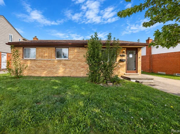 29622 Brown Ct, Garden City, MI 48135