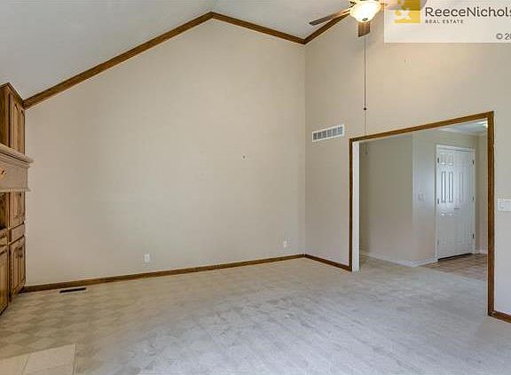 4th image of 13303 Corrington Ave