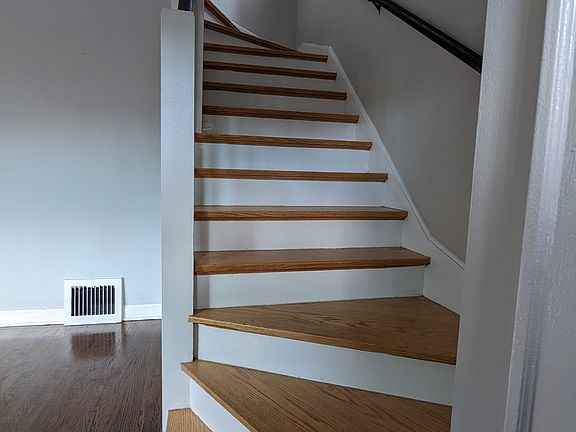 4th image of 5330 N Oak Park Ave