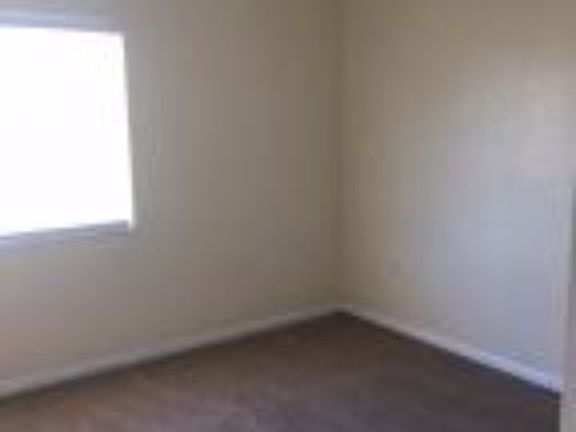4th image of 1063 Golden Lakes Blvd 324 #324