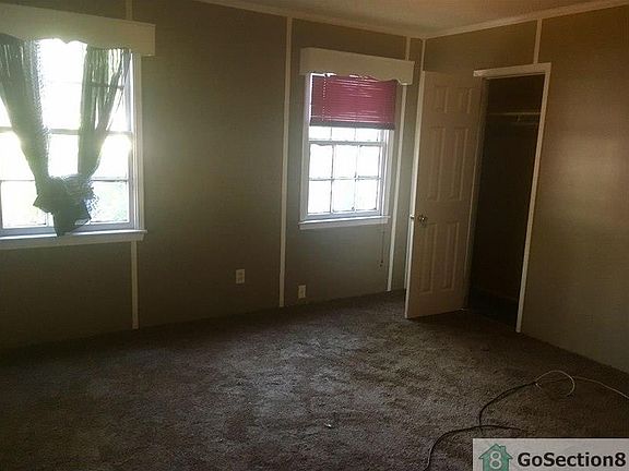 5th image of 1301 Willow Ln