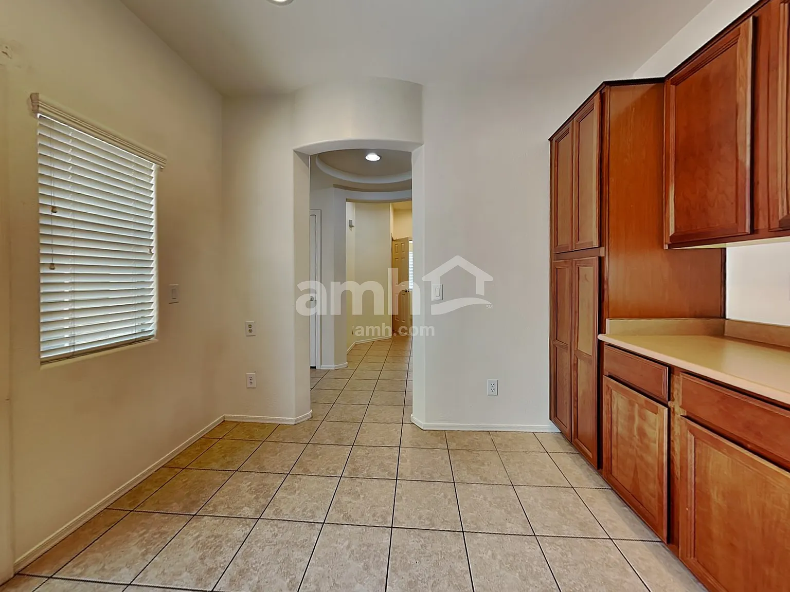 3 bed, 2.5 bath, 1375 sqft, $1,995 — Photo 4