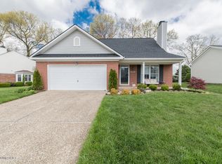 4826 Oak Pointe Dr, Louisville, KY 40245