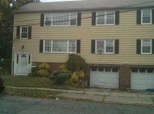 395 Thomas St, Teaneck, NJ 07666