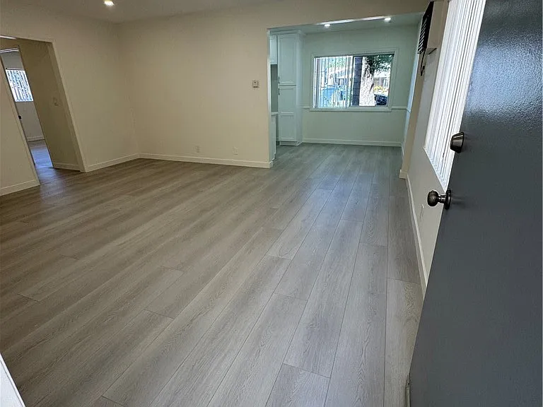 350 W Wilson Ave #1 — Photo 3