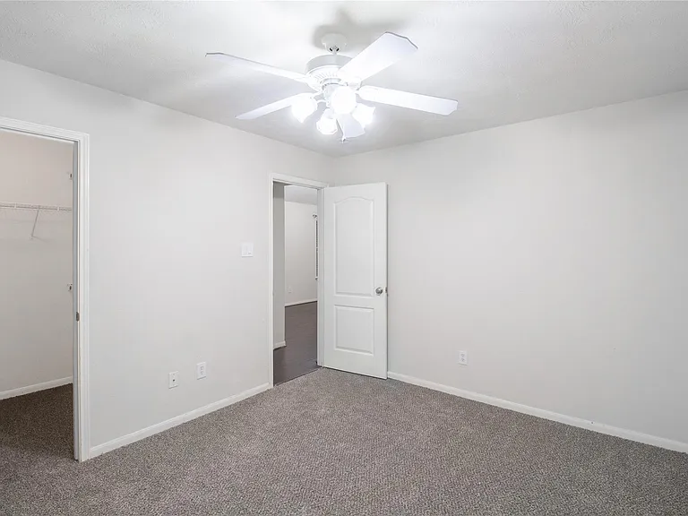 6126 Menor Crest Dr — Photo 26