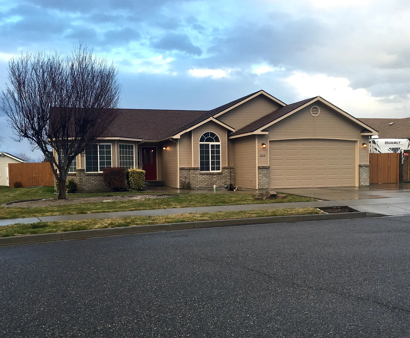 2219 S Arthur Loop photo 1